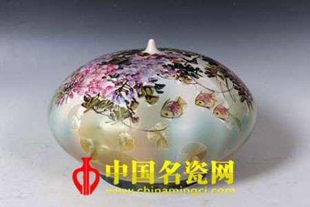 浅谈景德镇传统艺术陶瓷的审美特征