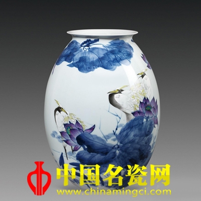 刘毅 青花斗彩“荷塘情趣”瓷瓶